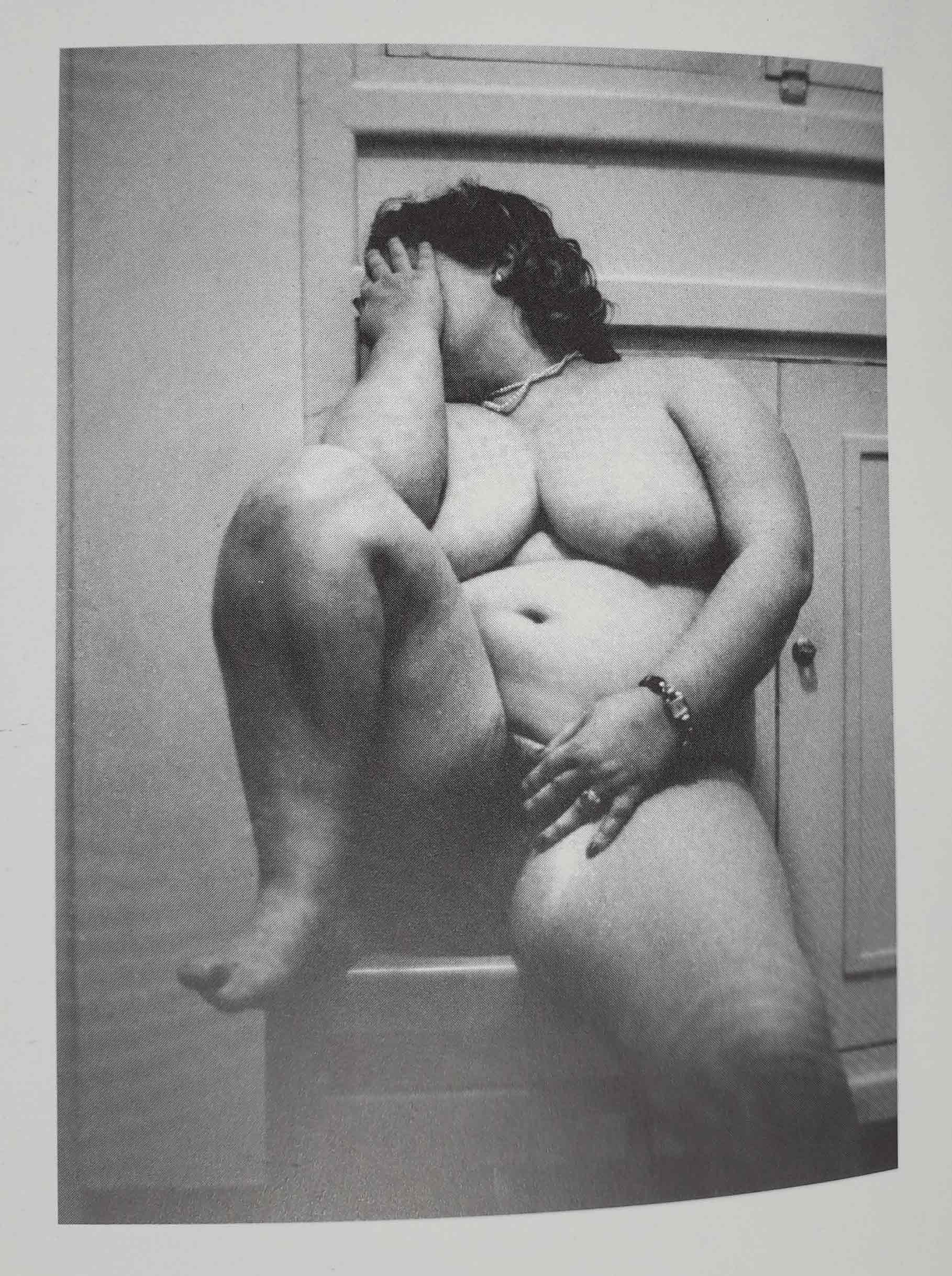 Photo amateur ancienne femme ronde nue