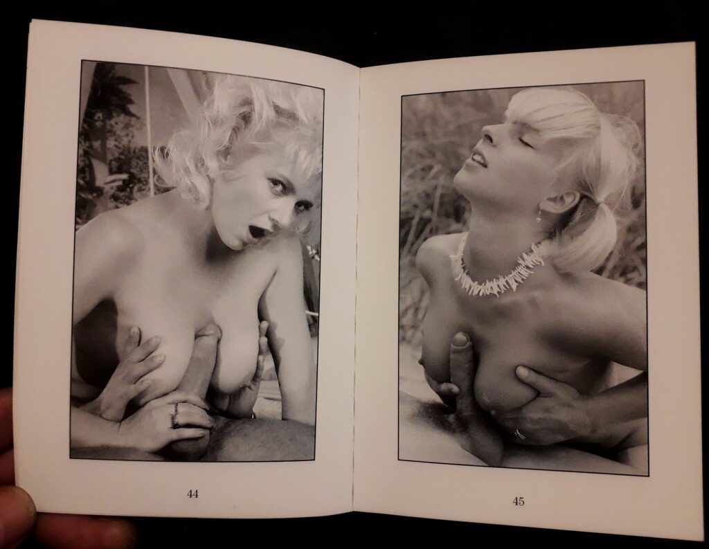 Photos érotiques masturbation entre les seins